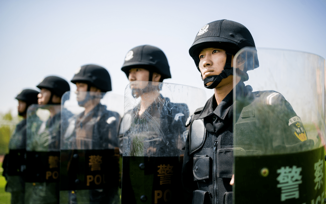 “警营‘牛牛’ 不怕困难！”