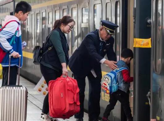 7月20日儿童乘车要身份证吗？儿童乘火车必须携带身份证要是没有怎么办？
