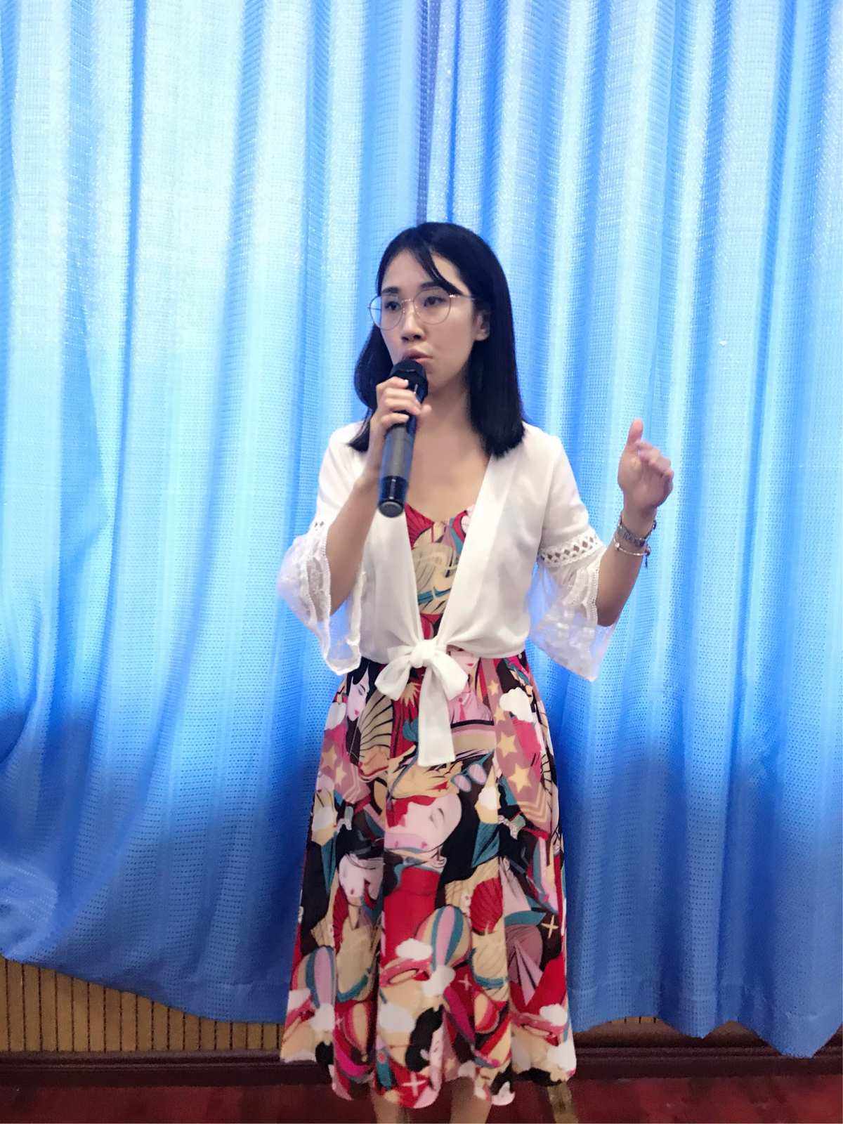 黄老师的真名叫什么(黄老师的真名叫什么名字)